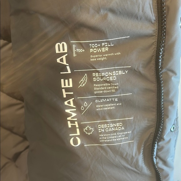 Aritzia Super Puff - Picture 5 of 5